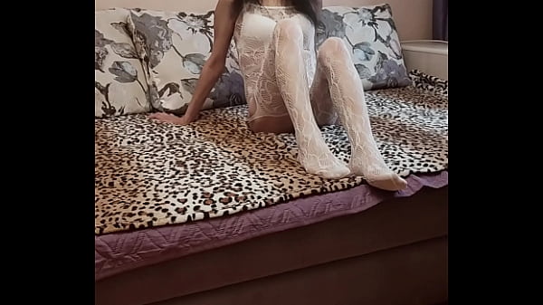 Nonton Sex With Skinny Wife And Friend thumbnail