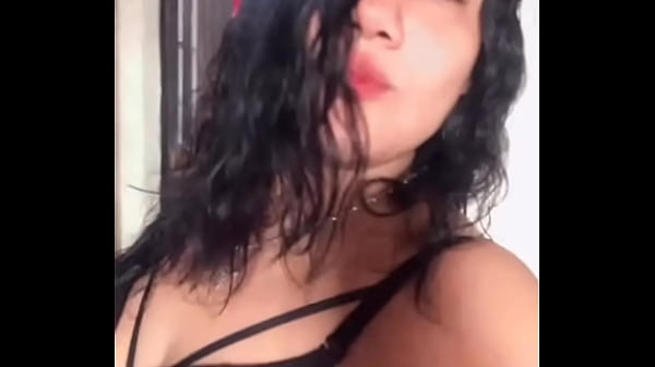 Bailando rico en tanga