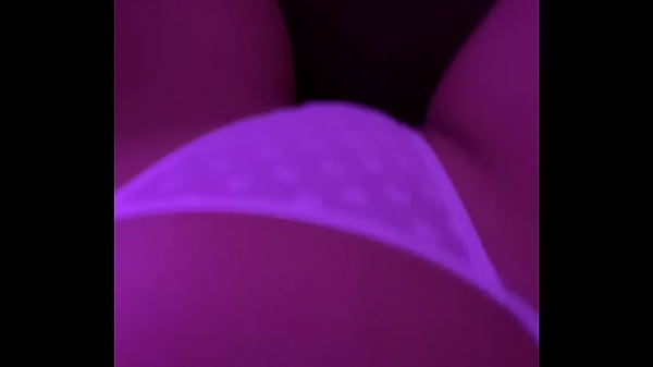 Provoquei meu namorado com essa dancinha e ele meteu o pau na minha boca meu site hot