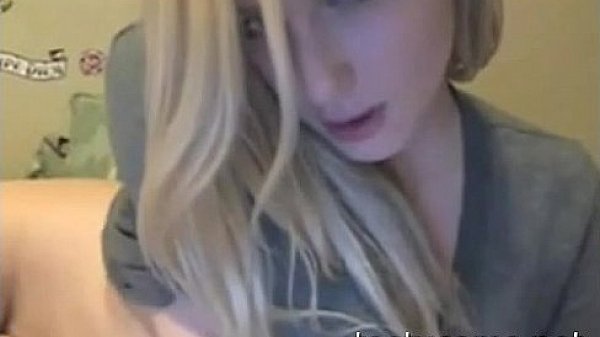 Seductive blonde teen rubs her pussy on cam 