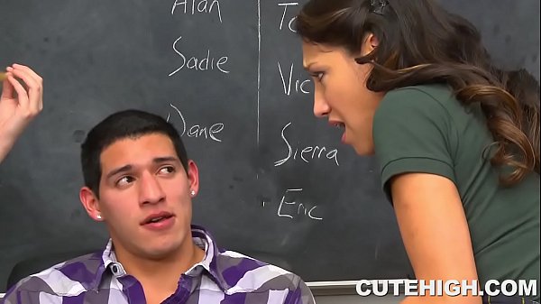 Gorgeous Classmate Fucking Popular Guy