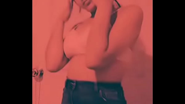 Nonton Moviendo El Culito thumbnail