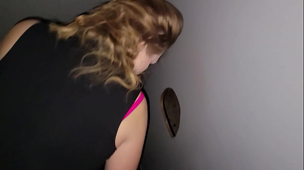 Play MP4 - Kylee enjoys her time much more that thought inside glory hole