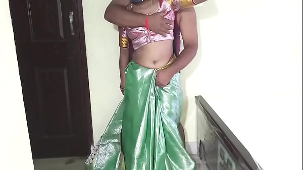 Desi Women Fucking In New Saree thumbnail