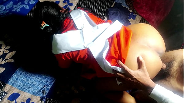 स्कूल गर्ल ने अपने बॉयफ्रेंड के साथ अपने घर में चुदाई किया thumbnail