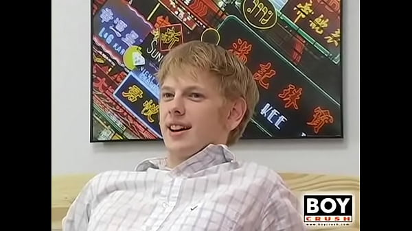 Play MP4 - Sky's Alone Time