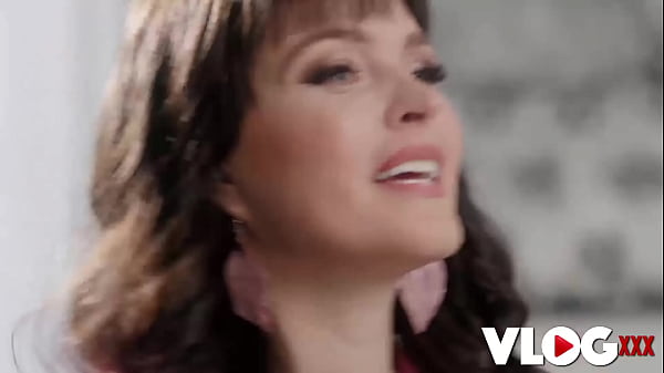 Horny milf krissy lynn successfully seduces massive cock 