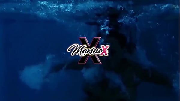 The perverted mugus tries the taste of maxine x's squirt 