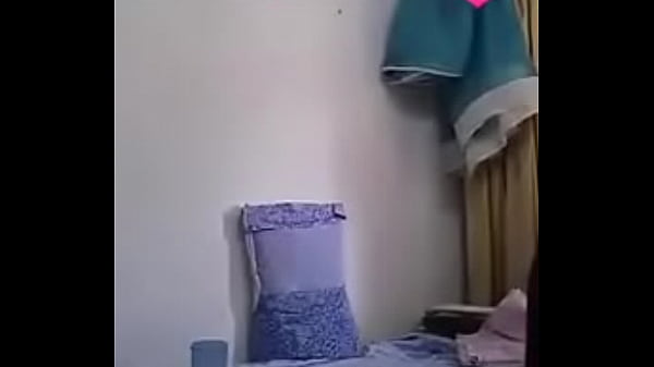 Young Girl Remove Her Dress Front On Webcam thumbnail