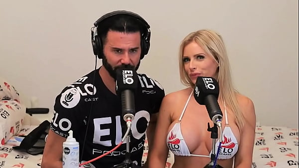 Play MP4 - Huney Baked Melons folla con Elo Podcast en medio de la entrevista