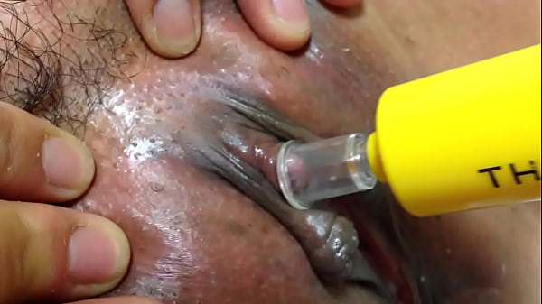 Play MP4 - Clit Pumping