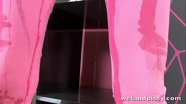 Eveline Neil_in her first ever piss_video