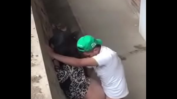 Play MP4 - 27109CDF-6E0D-4D3A-8C38-572C9D2BD81B&period;MOV