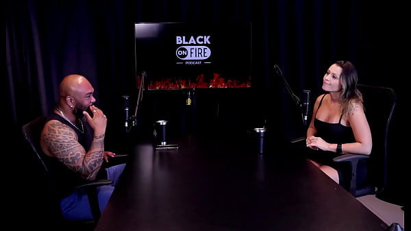 Play MP4 - Gosta do pau m&eacute;dio&comma; j&aacute; parou uma grava&ccedil;&atilde;o por causa da posi&ccedil;&atilde;o&comma; o cliente n&atilde;o queria pagar&comma; e ficou sem retorno por motivo de&period;&period;&period; - Agatha Mama &lpar;WATCH ON&colon; SHEER&sol;RED&rpar;