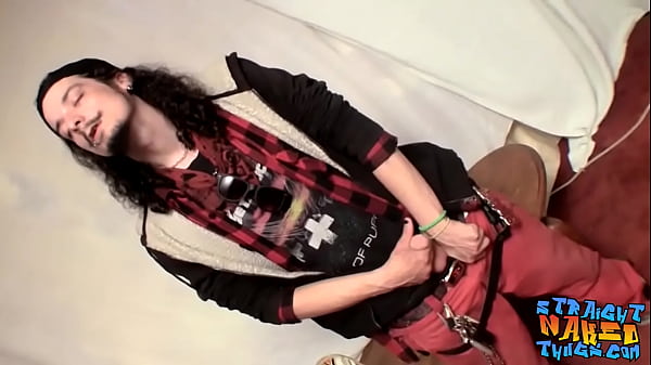 Kinky straight dude jerks off and cums 