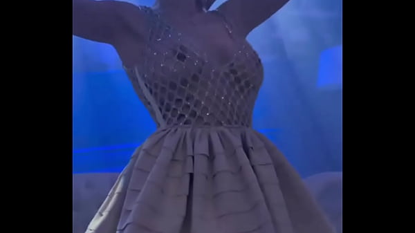 Do you wanna dance with me 