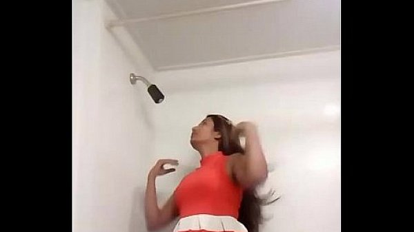 swathi naidu shows her nude body in bathroom 