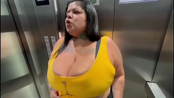 Controlei O Brinquedo Da Safada Na Rua E Levei Ela Pro Meu Apt Pra Gozar Na Cara Dela - Firegreen2 thumbnail