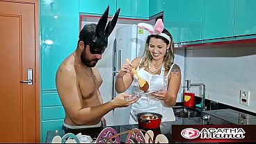 Agatha Mama Em Hum Ovo De P&aacute;scoa Para Mim, E Ele Ganhou Boquete E Foda Na Buceta - Gratuito - "easter" thumbnail