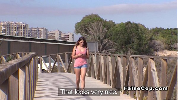 Nude amateur babe walking on thebeach then fucking