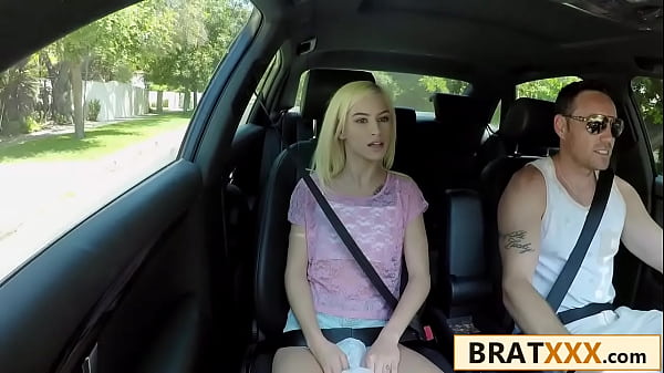 Nonton Petite Hottie Overwhelmed By Huge Shaft, Screams From Pleasure thumbnail