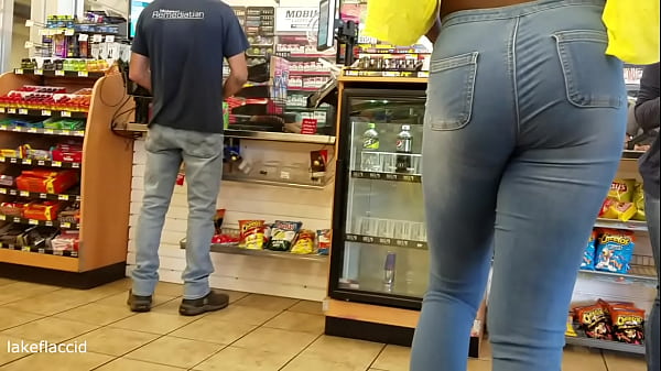 Play MP4 - Ebony Shemale Candid