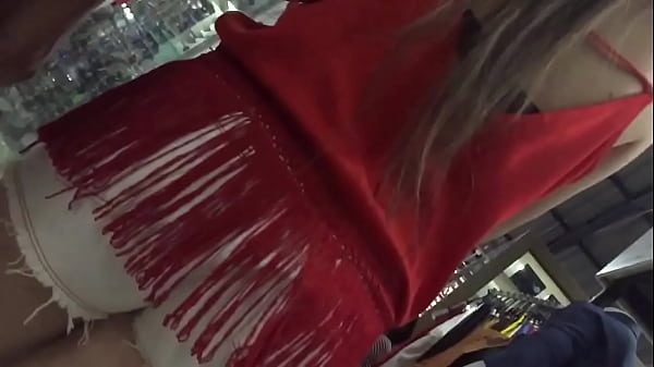 Novinha putinha shortinho socado na bunda 