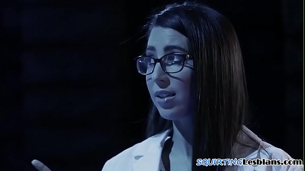 Hairy les squirtingwhile getting pussylicked