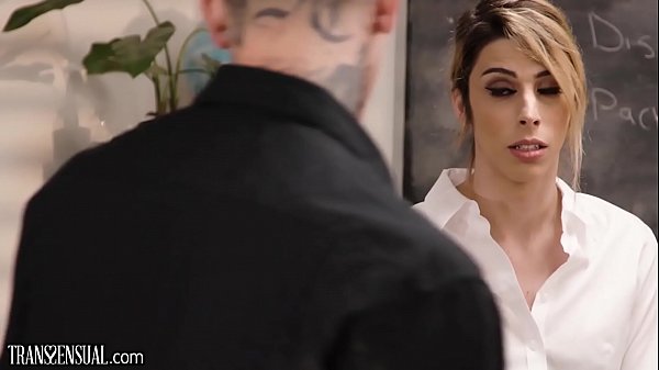 Play MP4 - TransSensual Hot Teacher Casey Kisses Hooks Up with Stud in Classroom