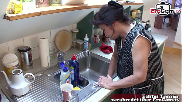 Play MP4 - Deutsche Oma bekommt harten sex in k&uuml;che vom stief sohn