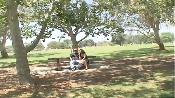 Nonton Brunette Mom Facial Cumshot thumbnail