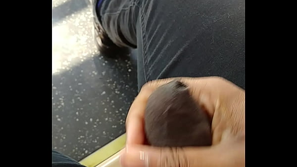 Play MP4 - Train masturbating