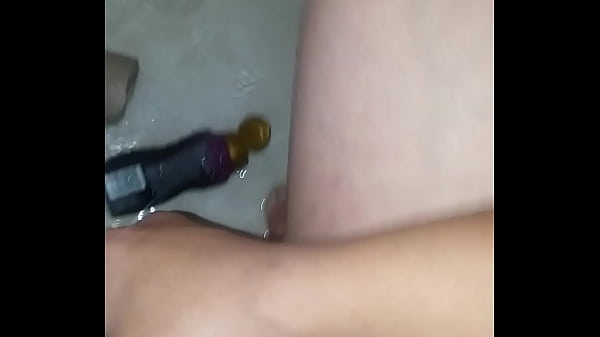 Play MP4 - Favorite toy in shower