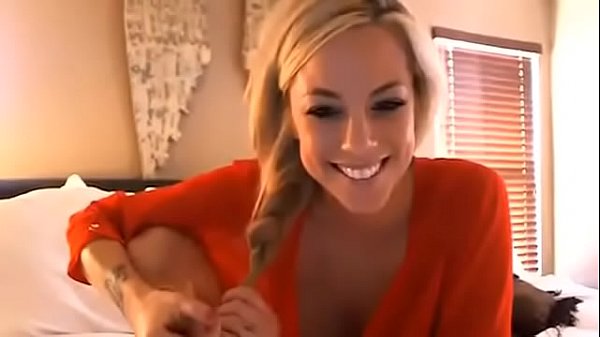 Stunning_Canadian Slut Show Her_Ass