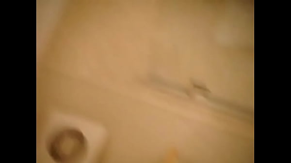 Teen girls show panties