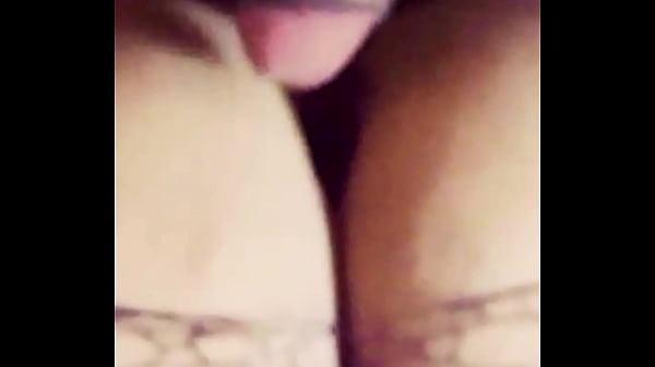 Neg&atilde_o Parrudo BBC Chupador de CU Leitado - Nicolly Summers (COMPLETO NO SHEER E RED)