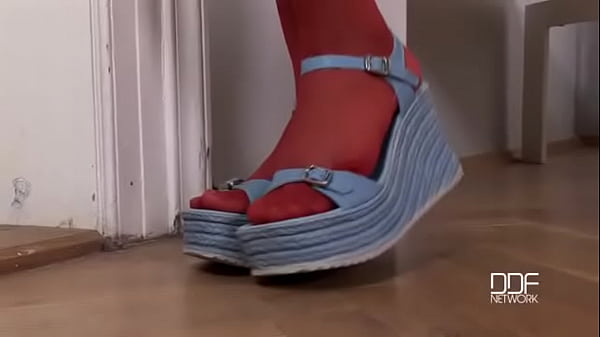 Nonton Sexy Blue-eyed Blonde thumbnail