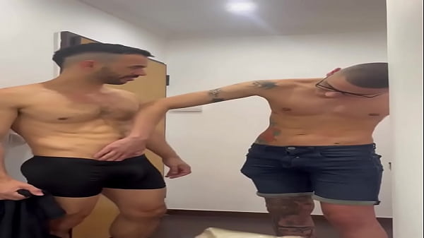 Play MP4 - TIAGO GA&Uacute;CHO - MUSCLE MAN BAREBACK AND CREAMPIE - FULL ON RED