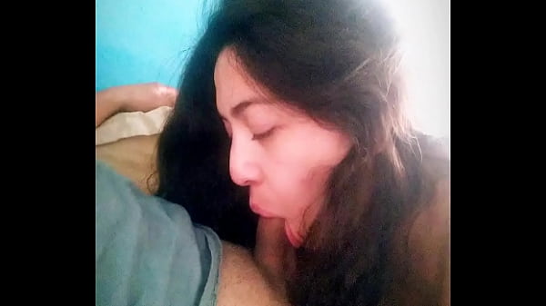 Play MP4 - Besos que terminan con una buena mamada de mi pr1m4