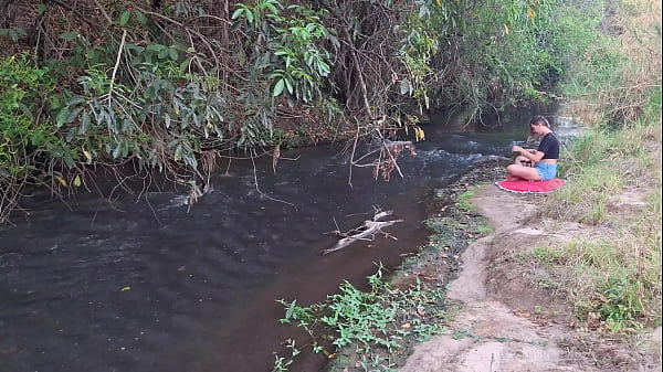 Nonton Strangers Are Caught Having Sex At The Waterfall. thumbnail