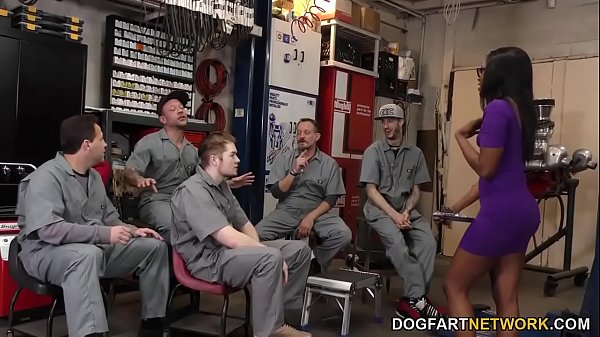 Play MP4 - Bellah Dahl Interracial Gangbang