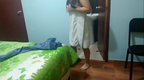 Play MP4 - La cu&ntilde;ada de vacaciones viene al hotel despu&eacute;s de la fiesta &lpar;2&rpar;