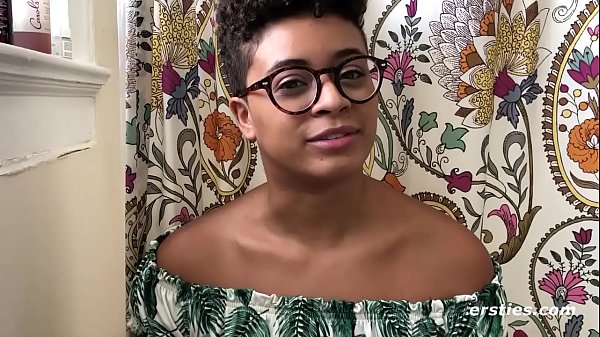 Play MP4 - Kay Proves The More Sex Toys the Better