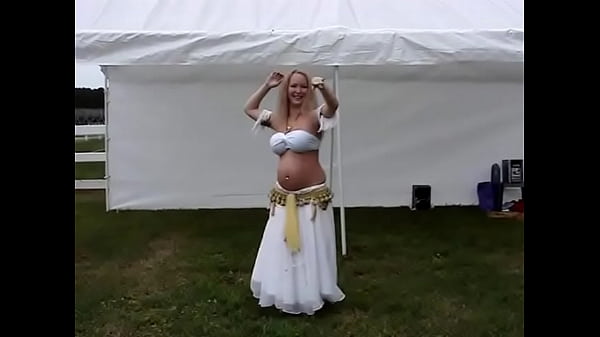 Pregnant_Belly Dancer Drum