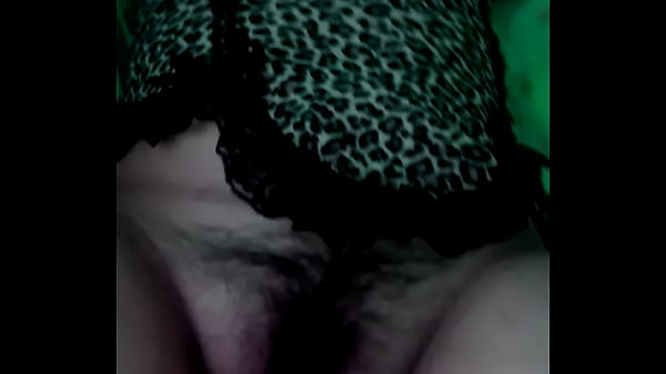 Metiendole un pepino a gloria toda una golosa 