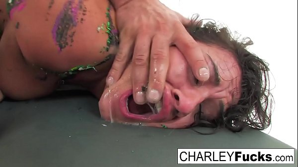 Hot babe gets banged 