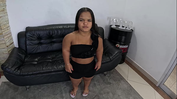 Play MP4 - A primeira vez da an&atilde;zinha Baixinha Bundudinha e ela resolveu fazer seu primeiro anal