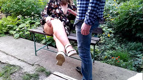 Nonton I'm Cumming On My Mother-in-law's Bare Feet thumbnail