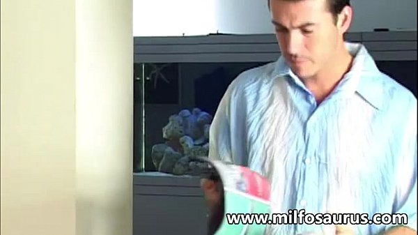 Play MP4 - Housewife gets banged in the kitchen