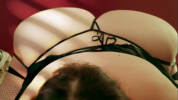 Si tu veux voir ce qui se passe plus bas tu sais ce qu'il te reste &agrave; faire 